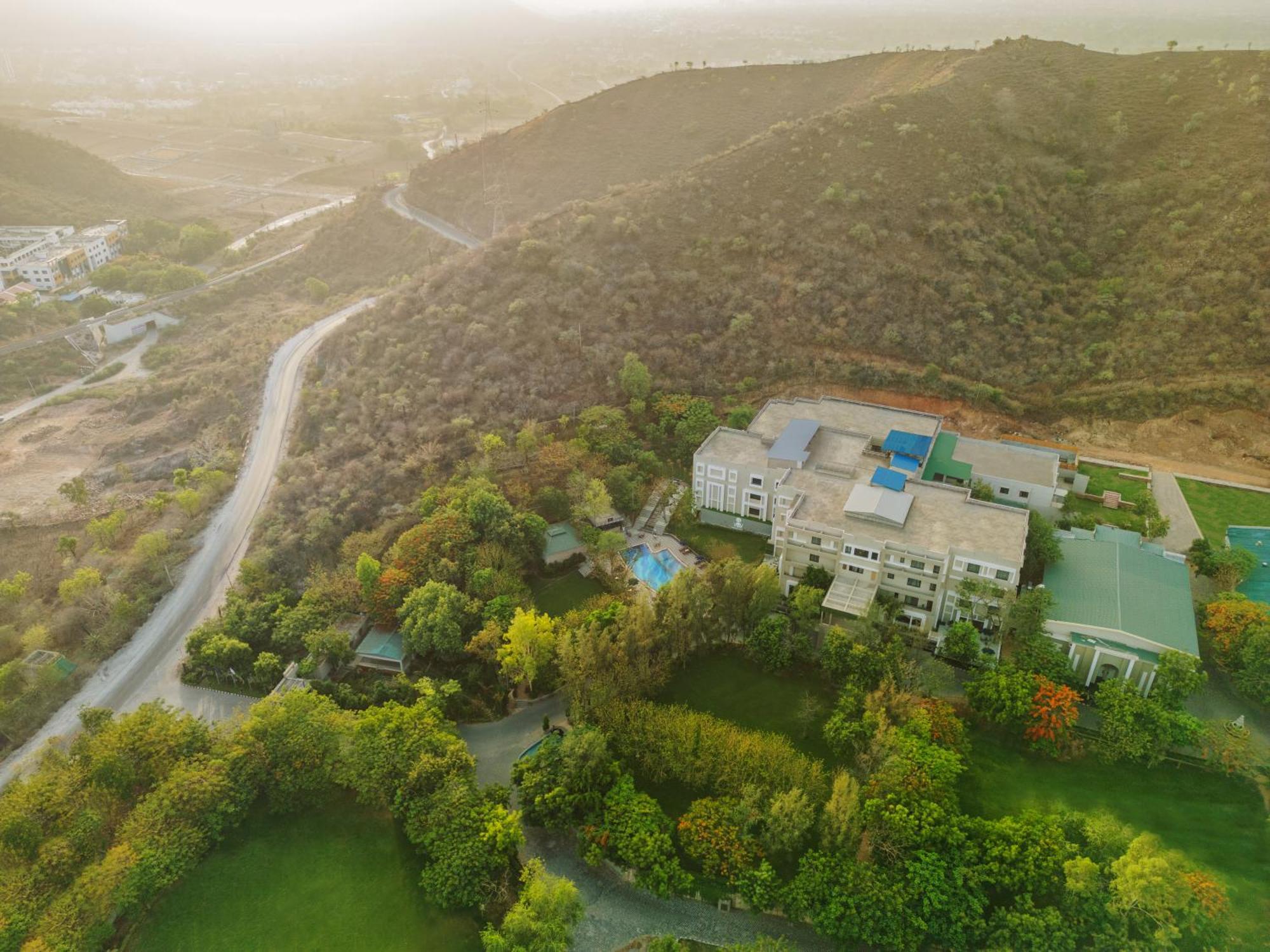 Essentia Luxury Resort & Spa أُودايبور المظهر الخارجي الصورة